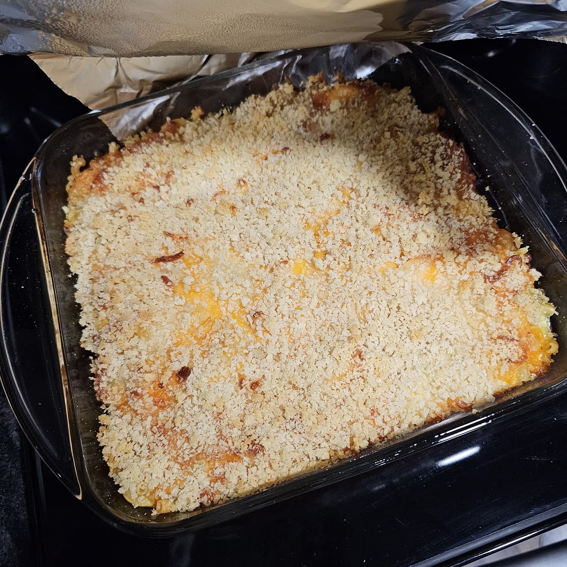 Simple Baked Mac and Cheese