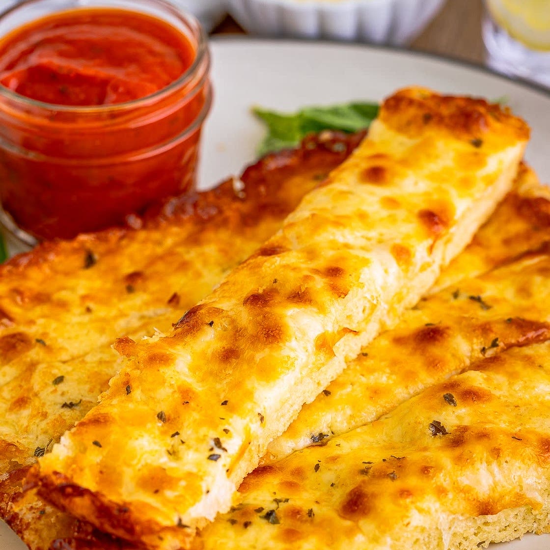 Cheesie Alfredo Breadsticks