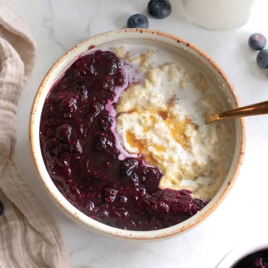 Custard Oats with Mixed Berry Compote