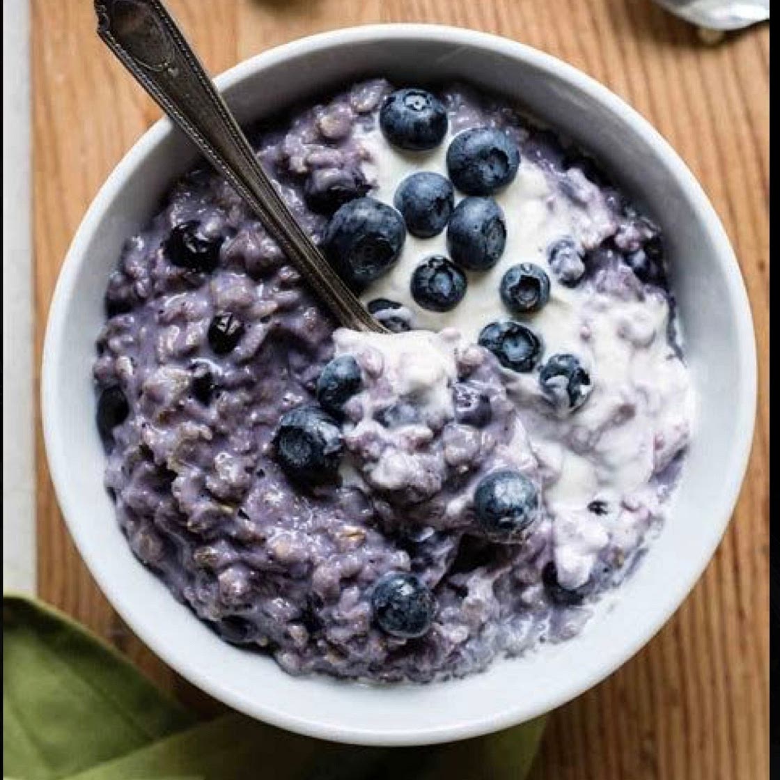 Blueberry oatmeal with greek yogurt 🫐