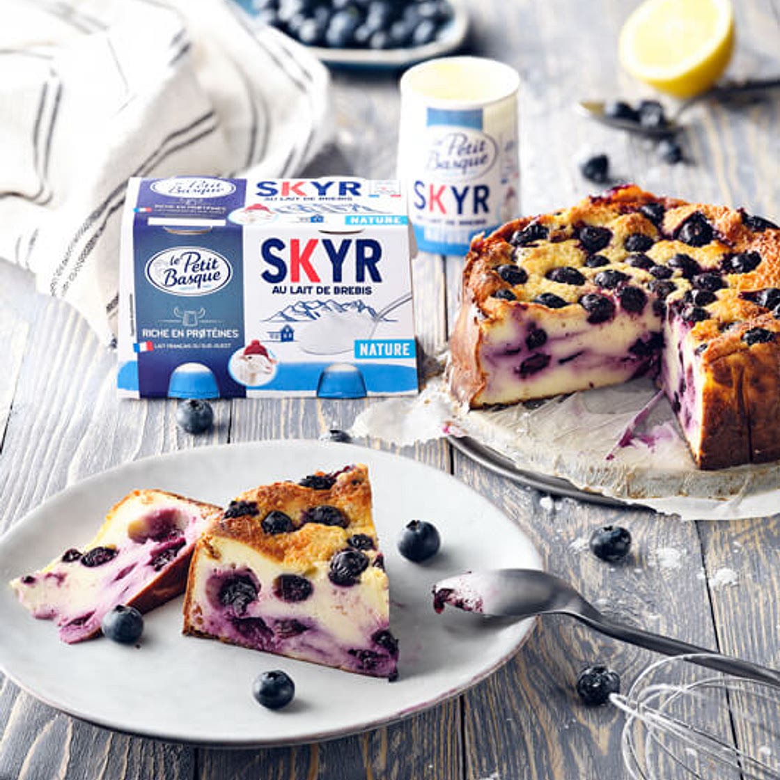 Gâteau au skyr myrtilles et citron - Le Petit Basque