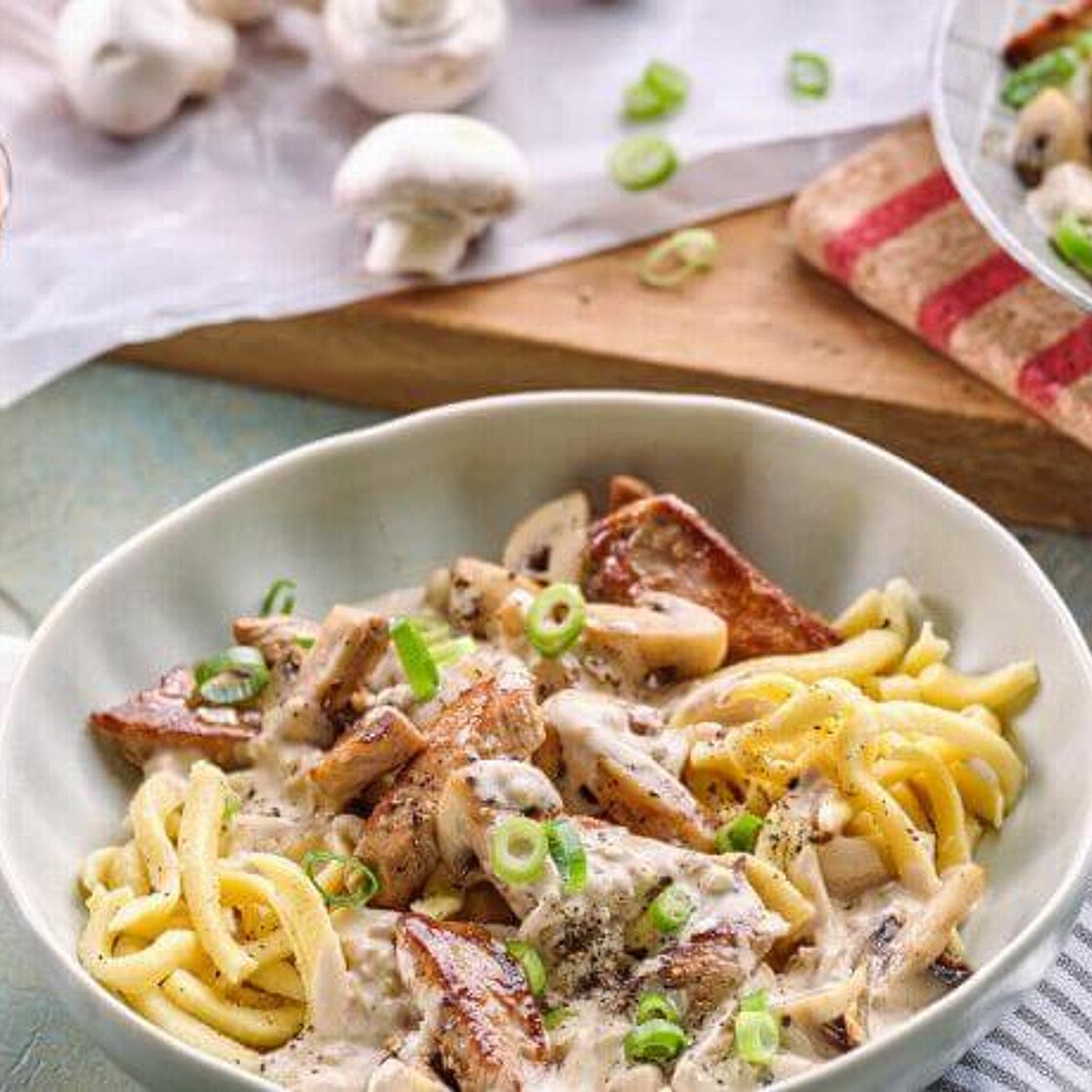 Geschnetzeltes in Rahm mit Champignons und Spätzle