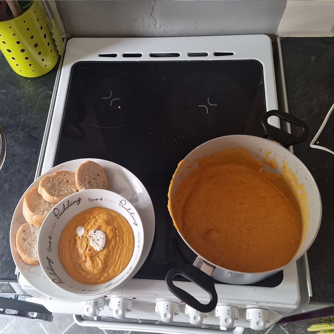 Roasted sweet potato & carrot soup