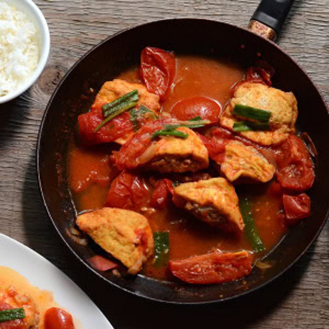 Pork-Stuffed Tofu In Tomato Sauce (Đậu Hũ Dồn Thịt Sốt Cà Chua)