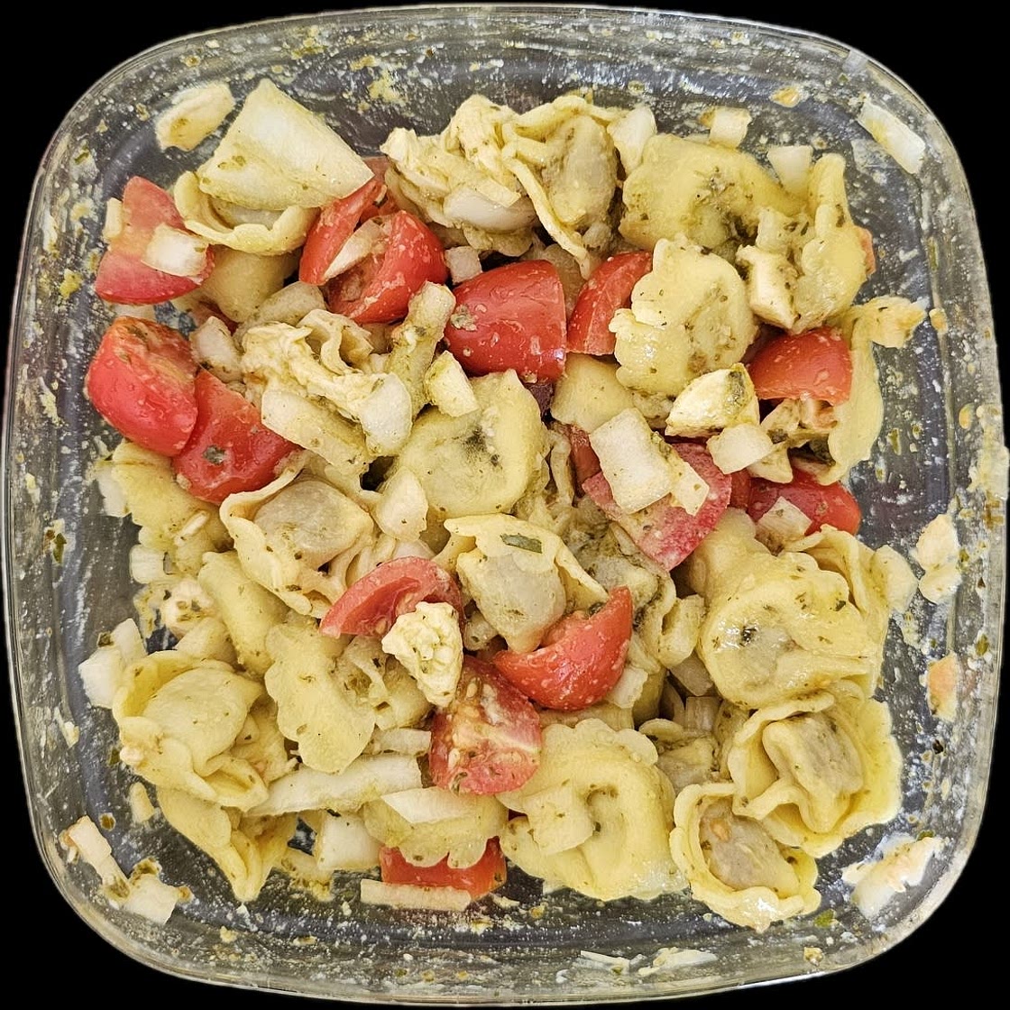Easy Pesto Tortellini Pasta Salad
