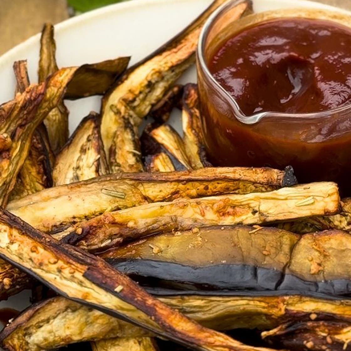 Frites d’aubergine et ketchup maison