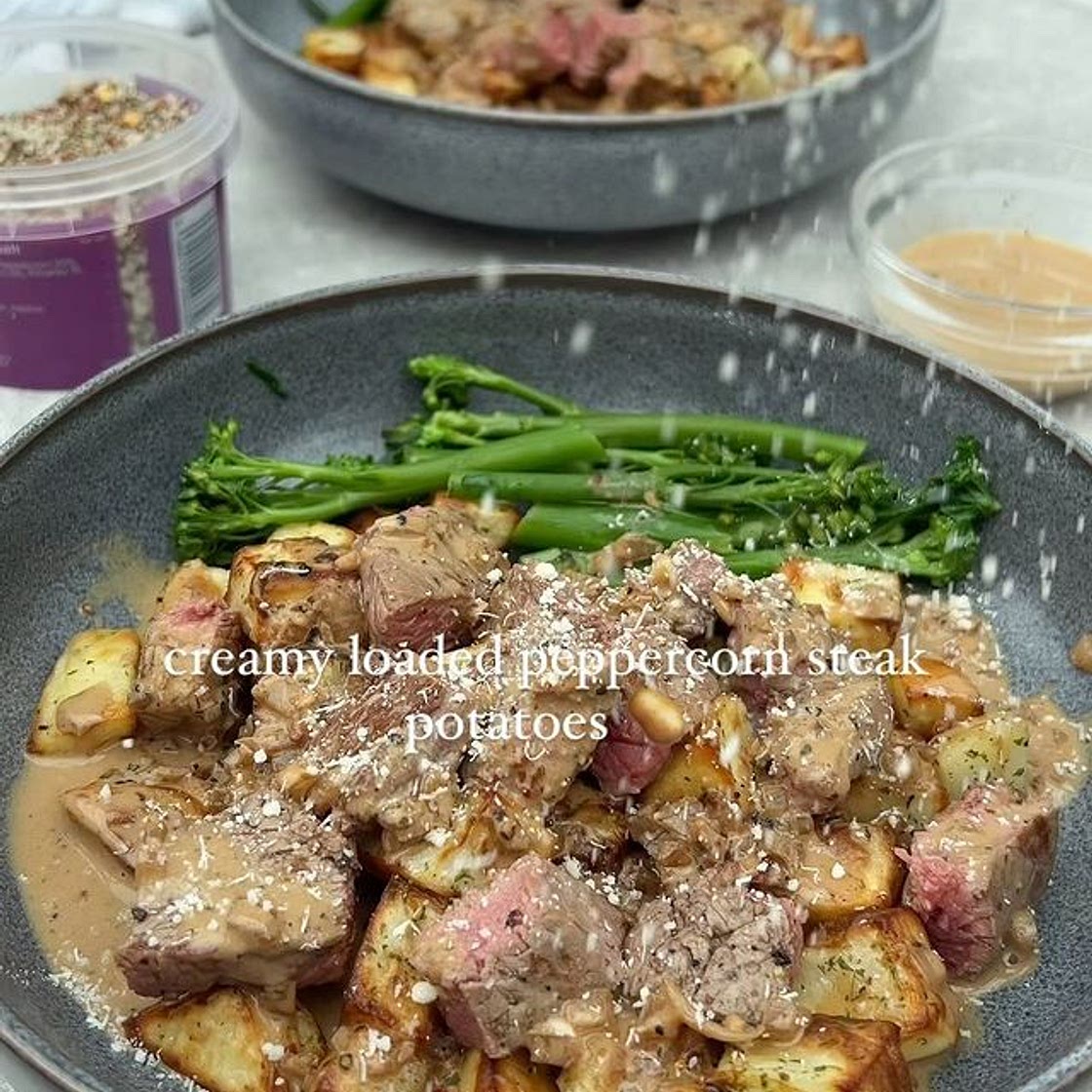 Creamy peppercorn steak loaded crispy potatoes 😮‍💨 These were drea