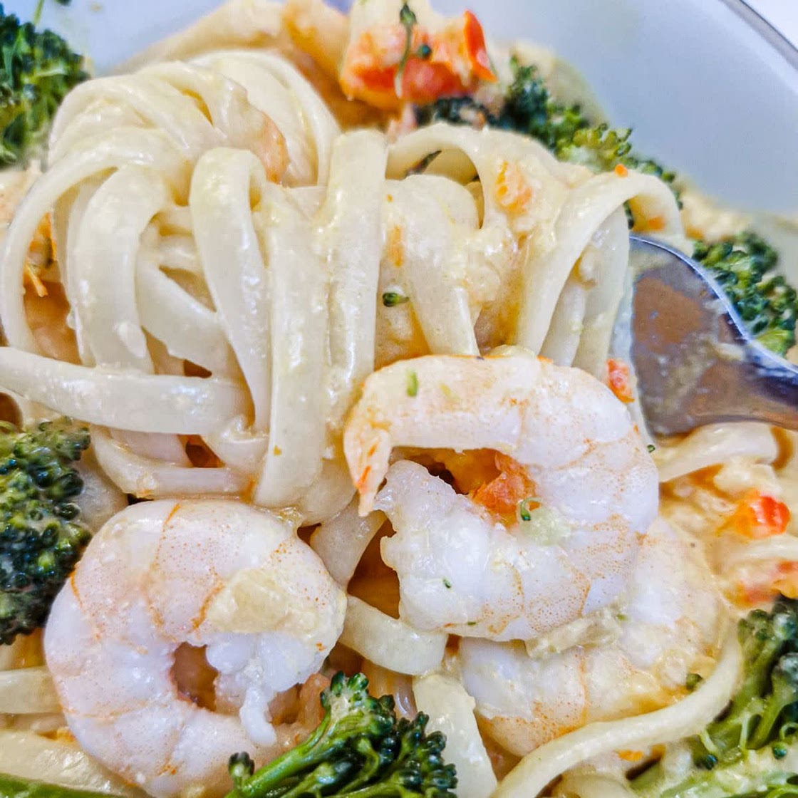 Prawn and broccoli pasta with red pepper sauce