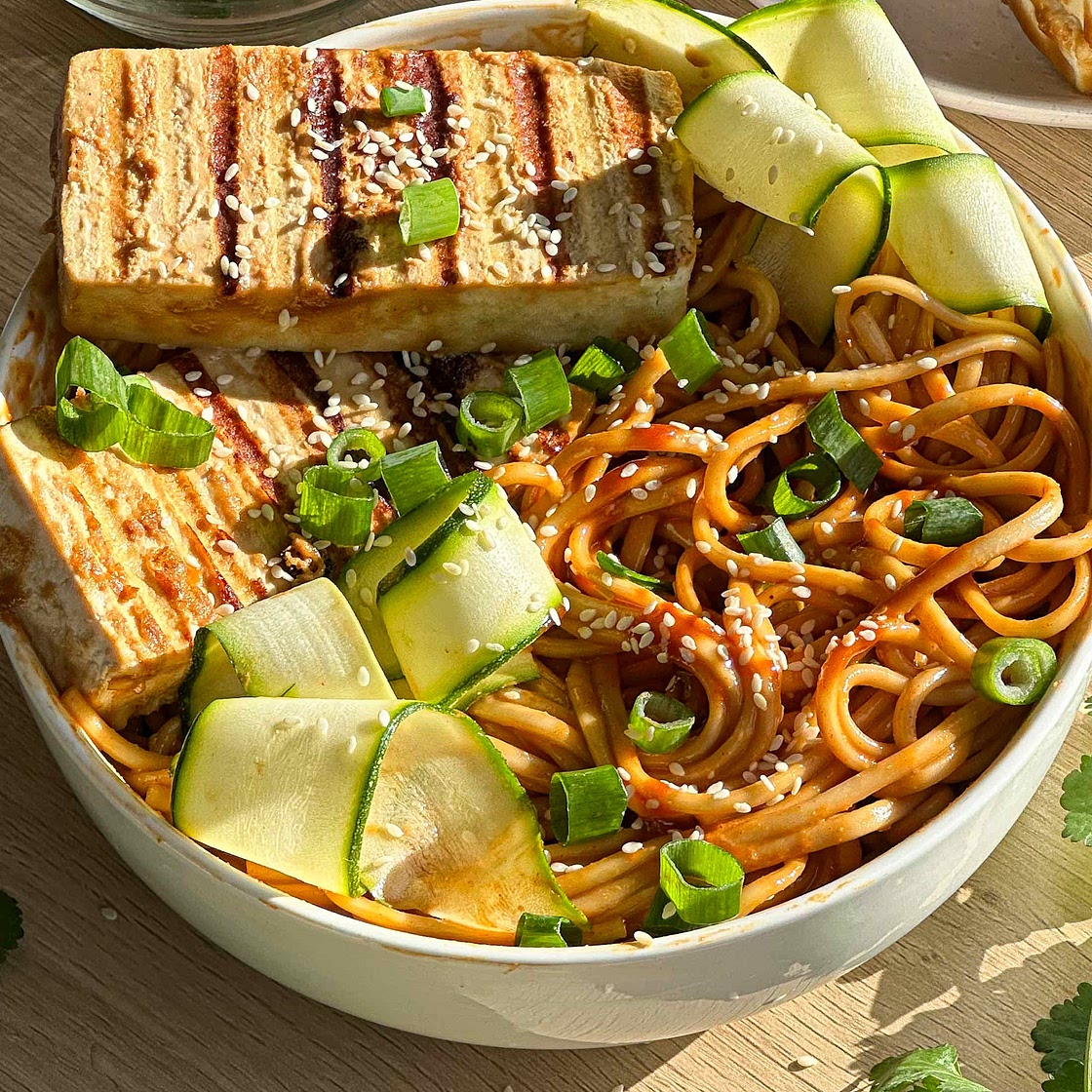 Peanut gochujang noodles