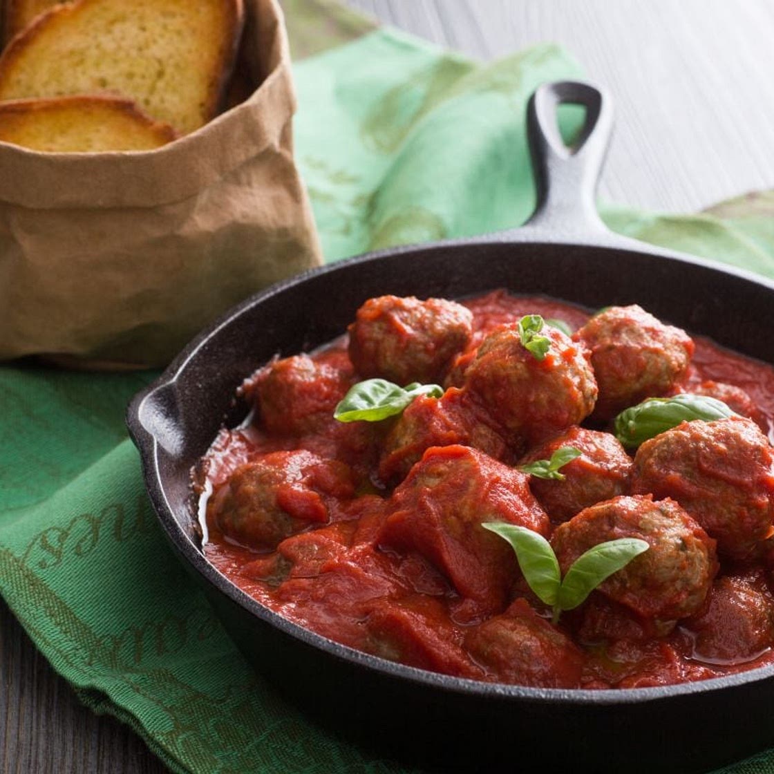 Meatballs with tomato sauce
