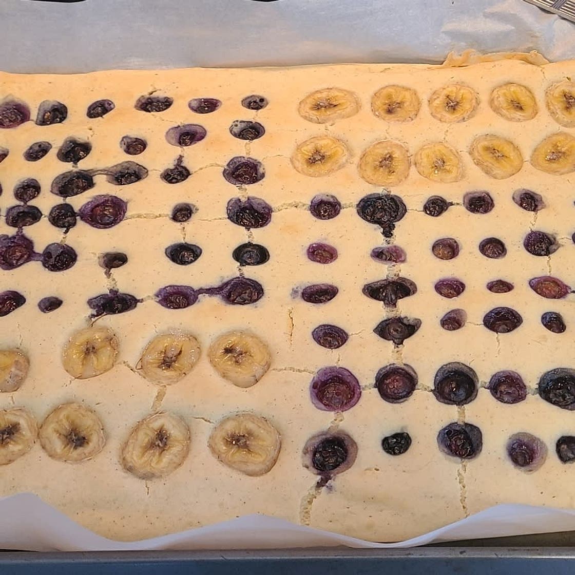Easy Sheet Pan Pancakes | Healthy Breakfast Meal Prep (gluten free & high protein)