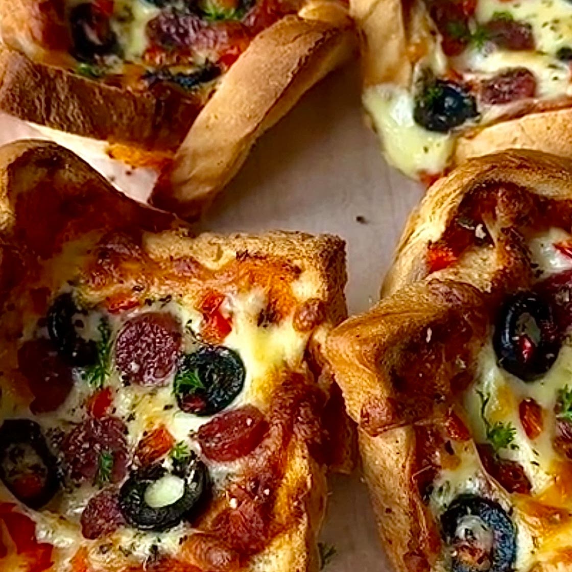 Peperoni Cheese Pizza  toasts 