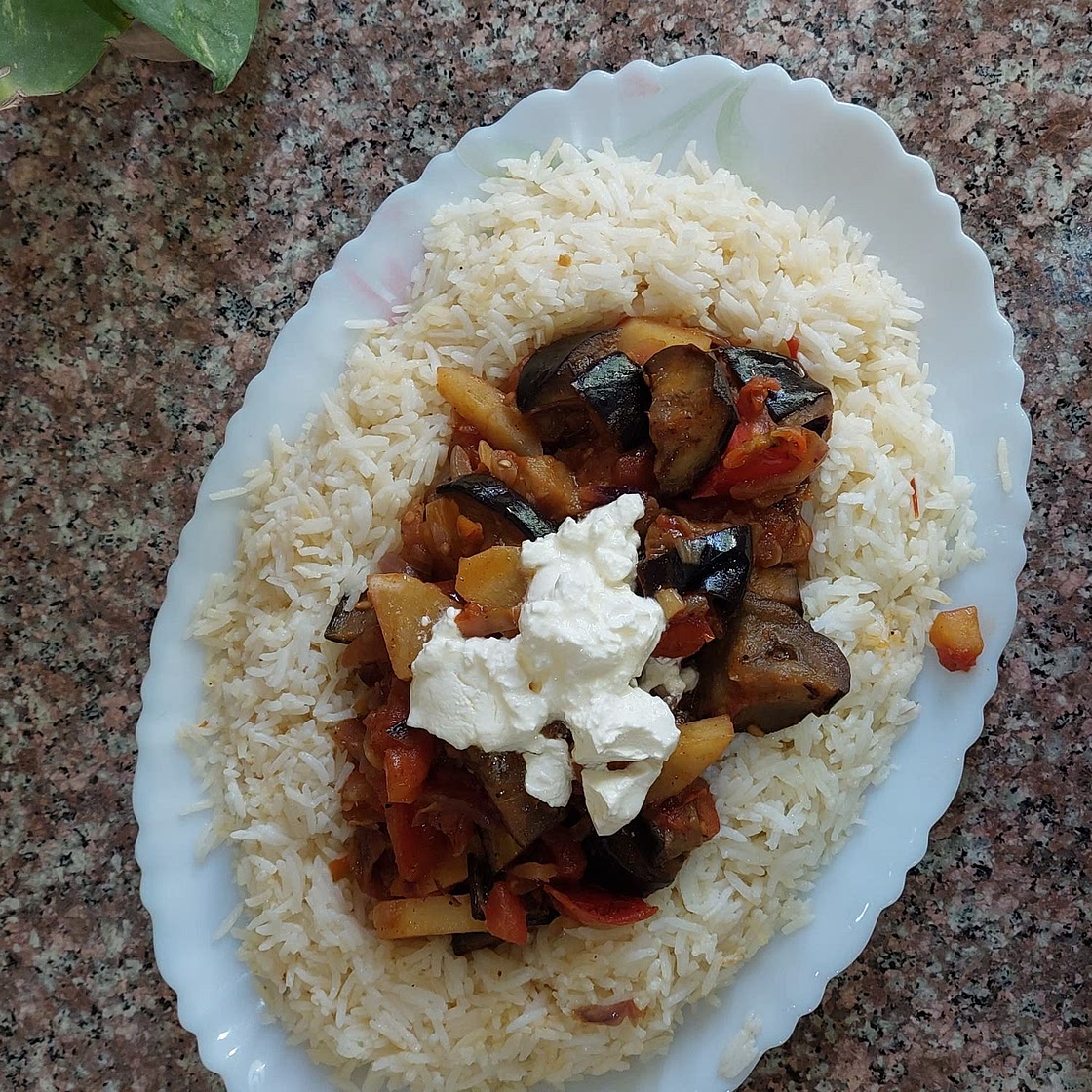 Aloo Baingan - Eggplant and Potato Curry
