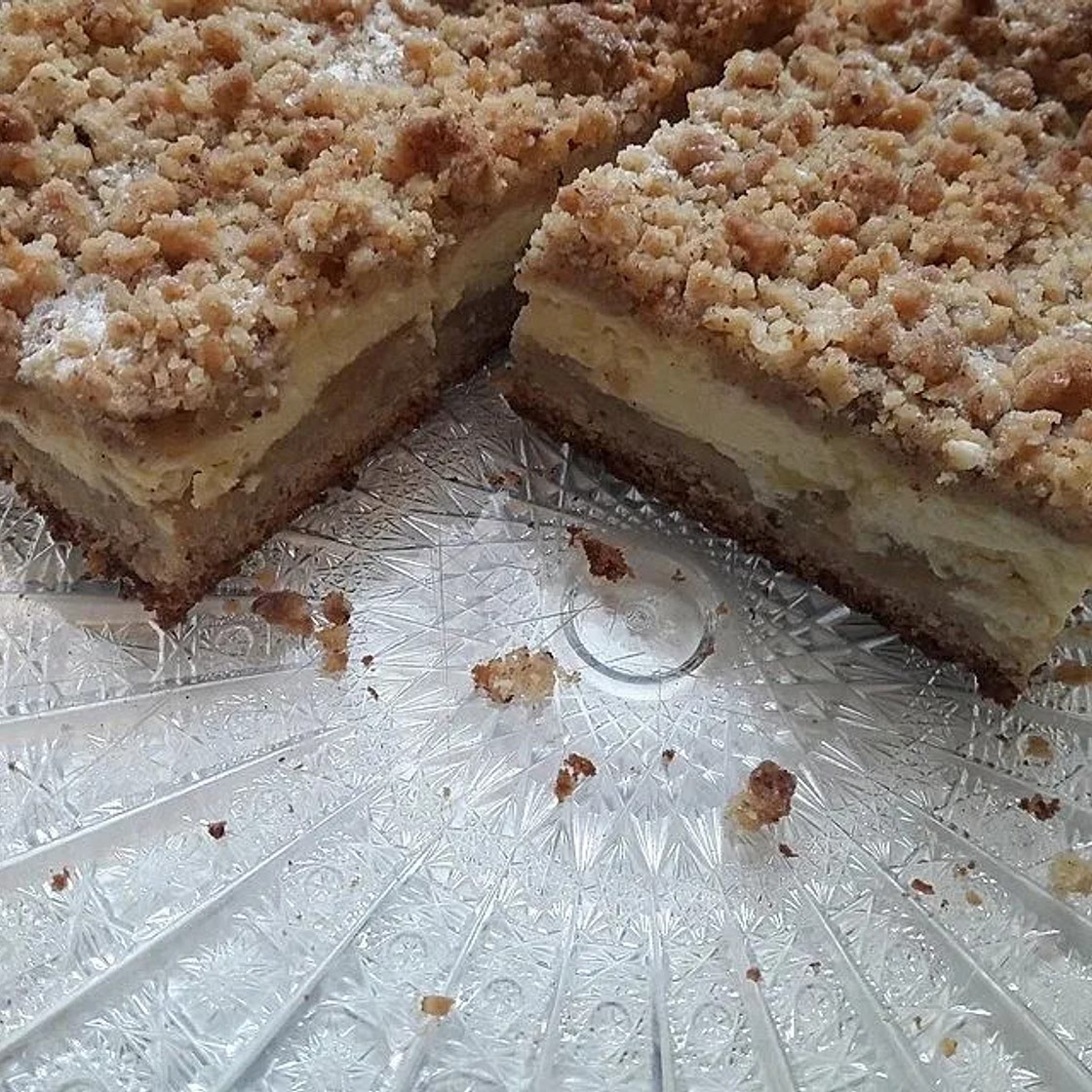 Apfelnuss streusel mit quarkcreme
