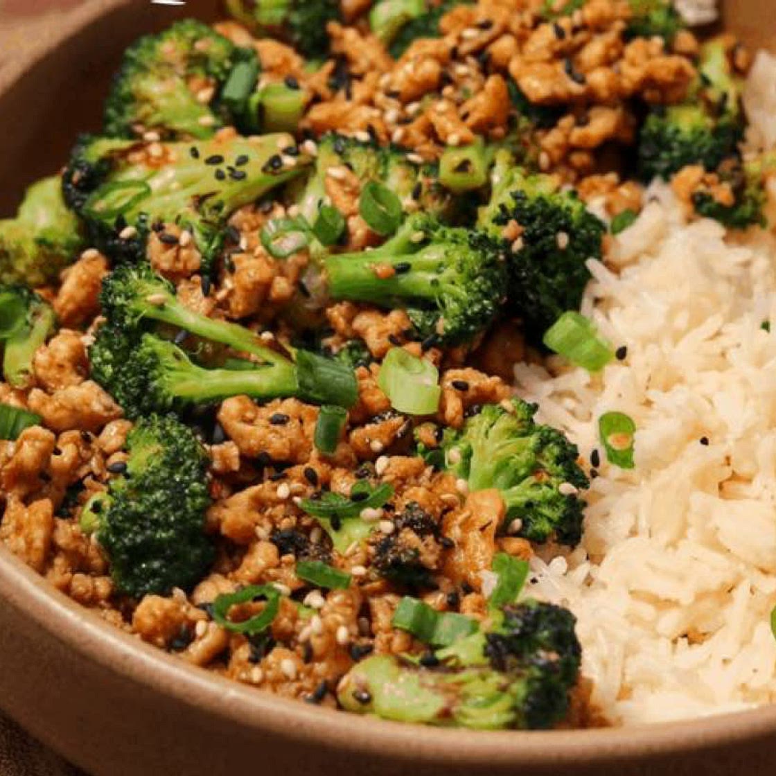 Honey siracha ground chicken bowl
