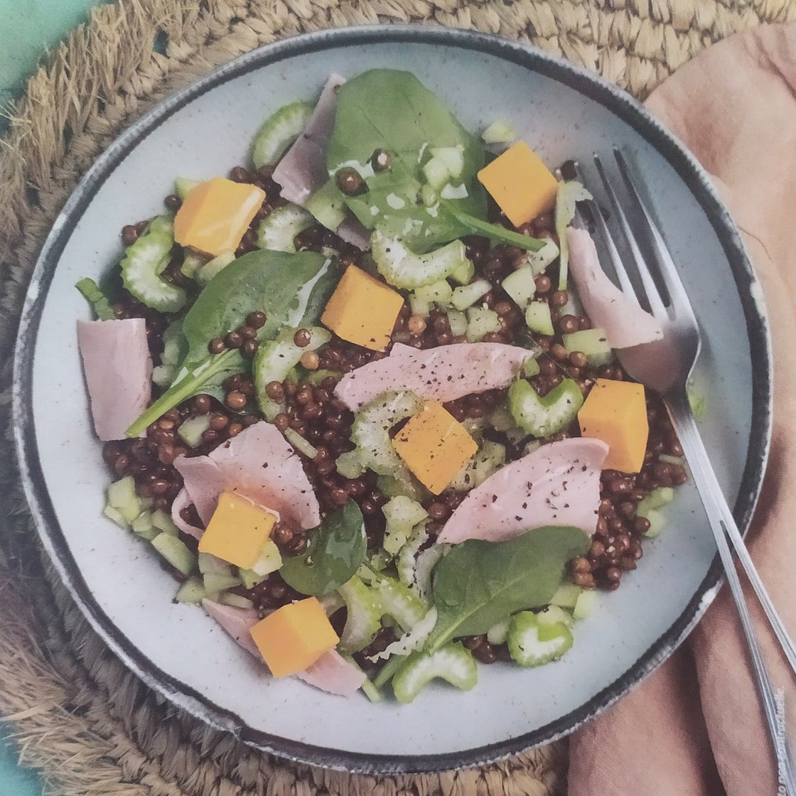 Salade de lentilles, jambon, concombre et mimolette