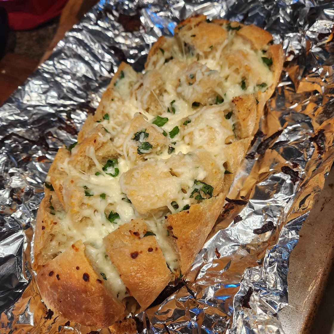 Cheese and Garlic Crack Bread (Pull Apart Bread)