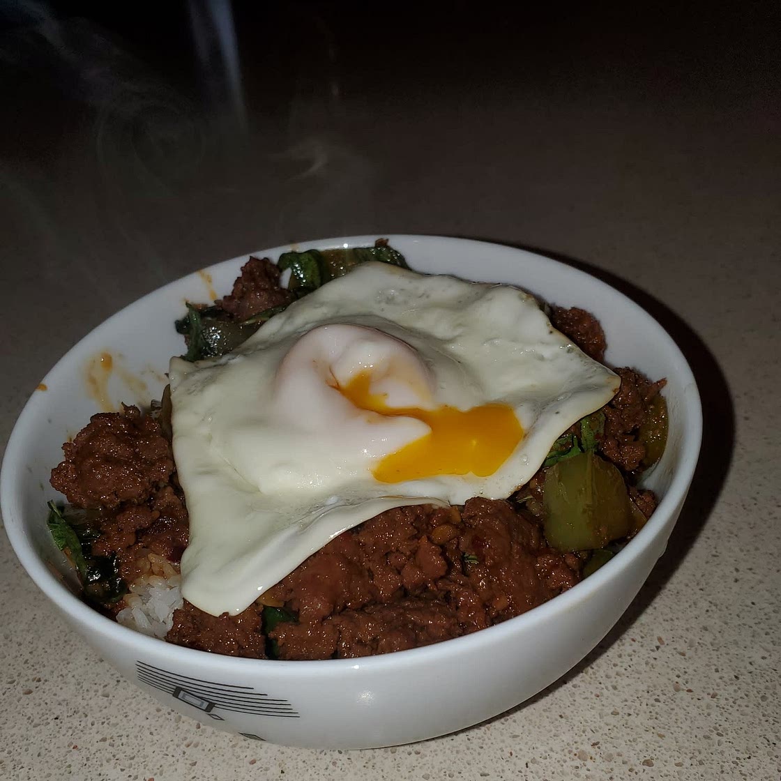 Spicy basil beef (Pad Krapow)