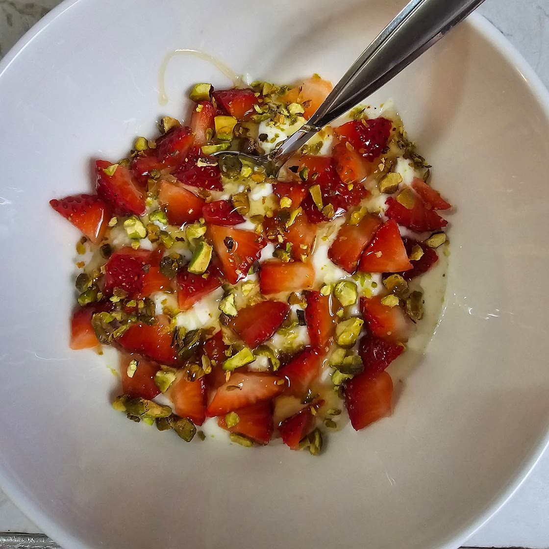 Cannoli Cream with Strawberries and Pistachios