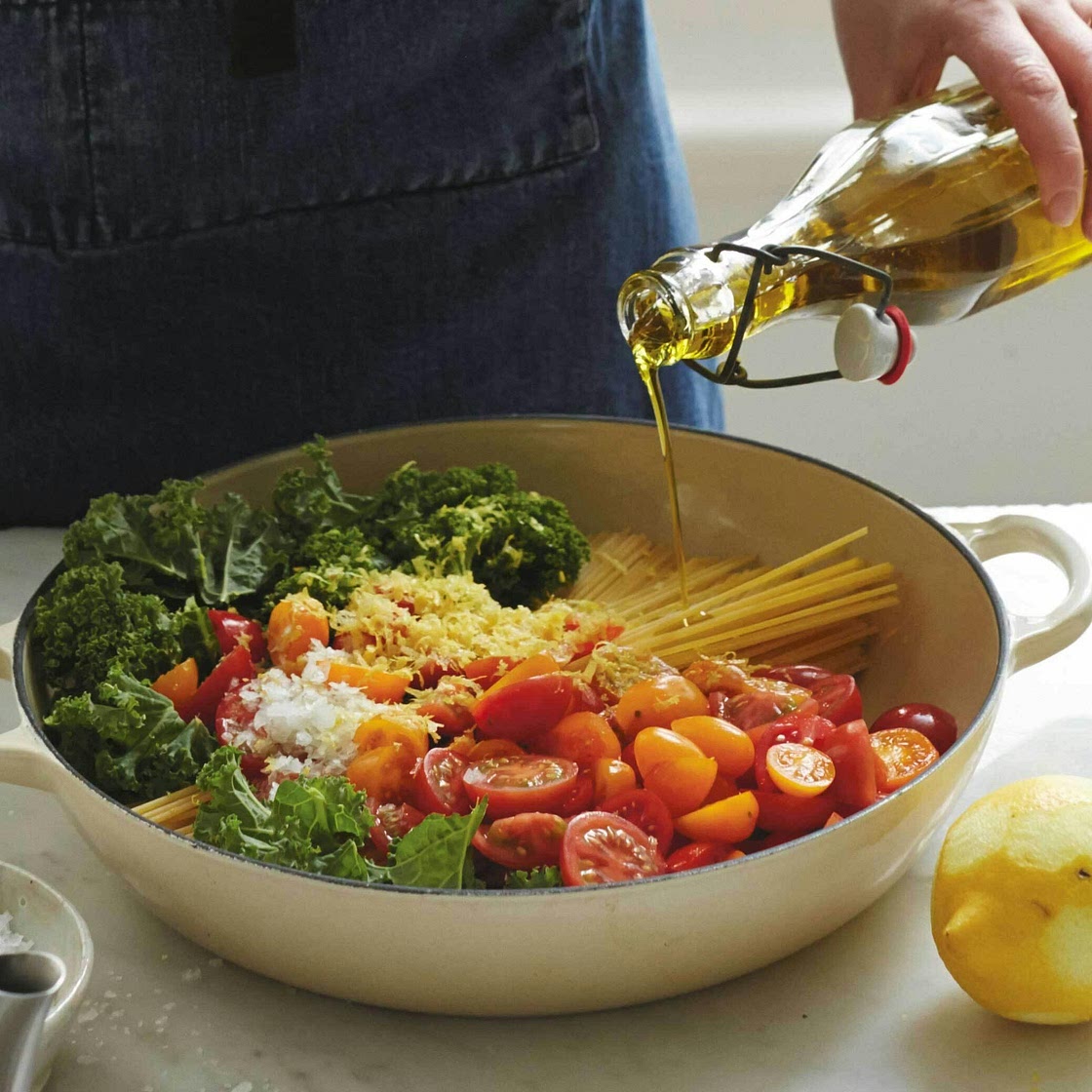 Kale, tomato and lemon zest one-pot spaghetti