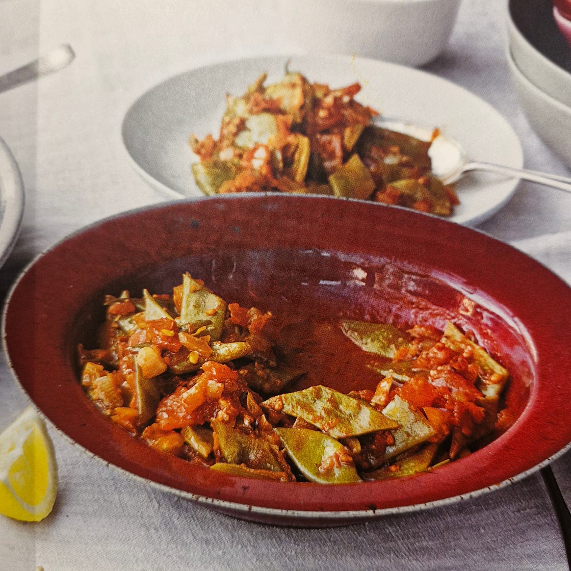 Slow cooked beans in tomato sauce - page 101