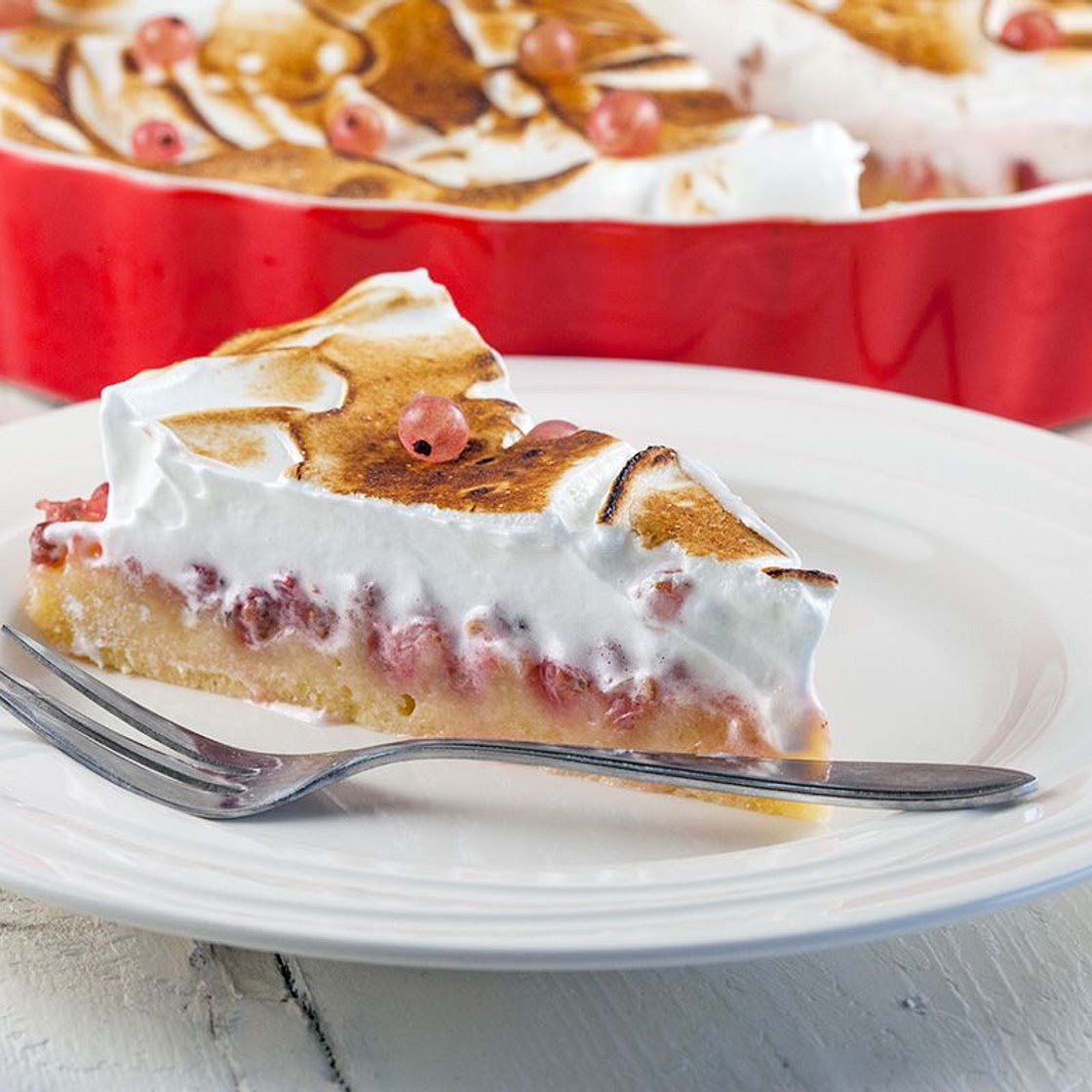 Pink currant and meringue pie