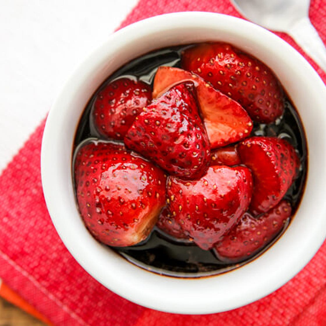 skinnymixer's Roasted Balsamic Strawberries