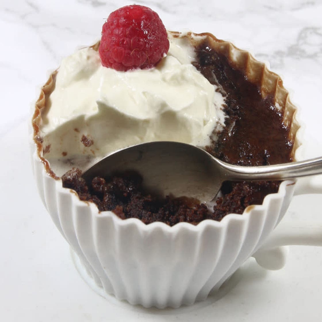 Mug sticky chocolate cake 