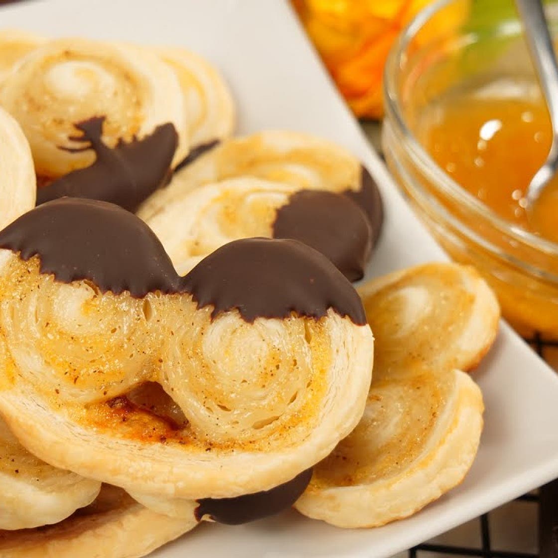 Schnelle Mini Schweineöhrchen - Blitz-Rezept | Zartes Blättertei