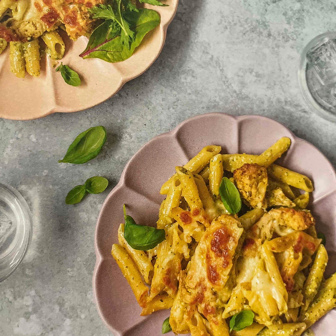 Chicken, mozzarella & pesto chicken 