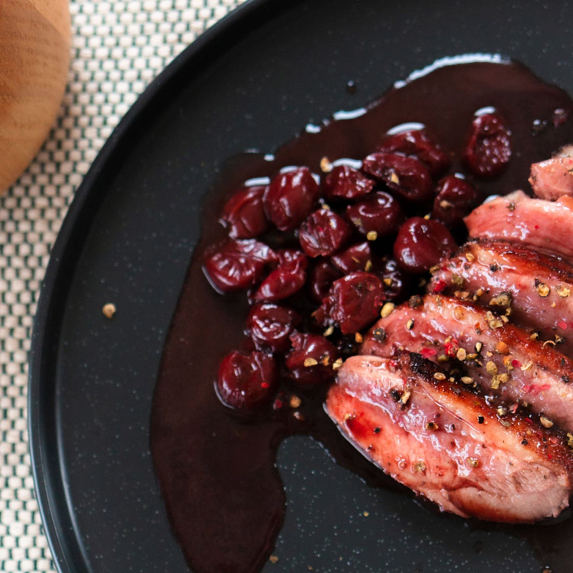 Magret de canard aux cerises et bière kriek : la recette