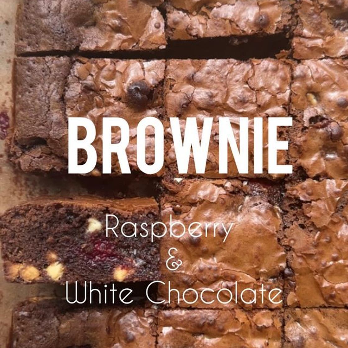 Brownie with raspberries and white chocolate chips