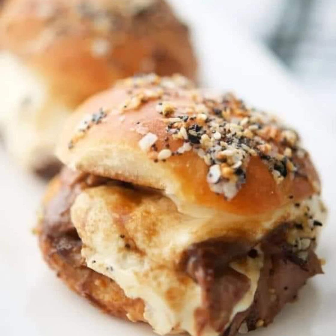 Roast beef sliders
