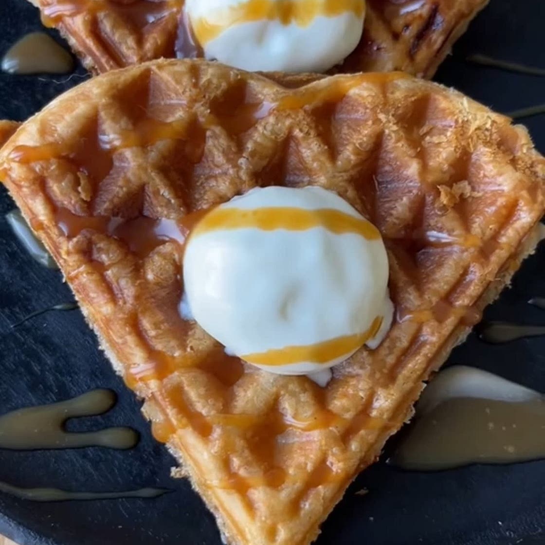 Salted Caramel Apple Pie 