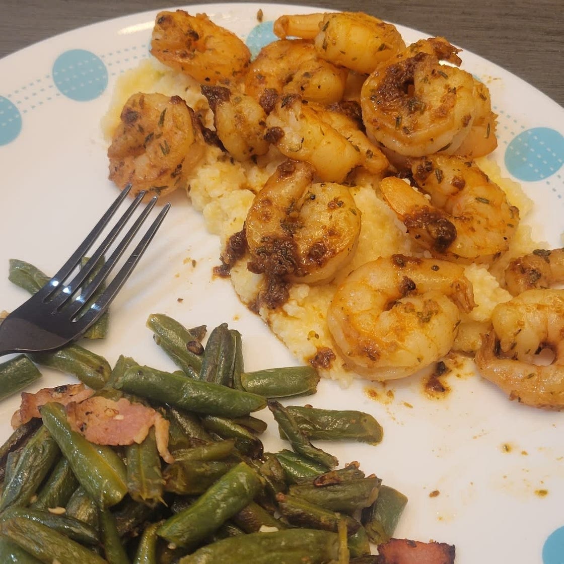 Blackened Shrimp & Cheese Grits