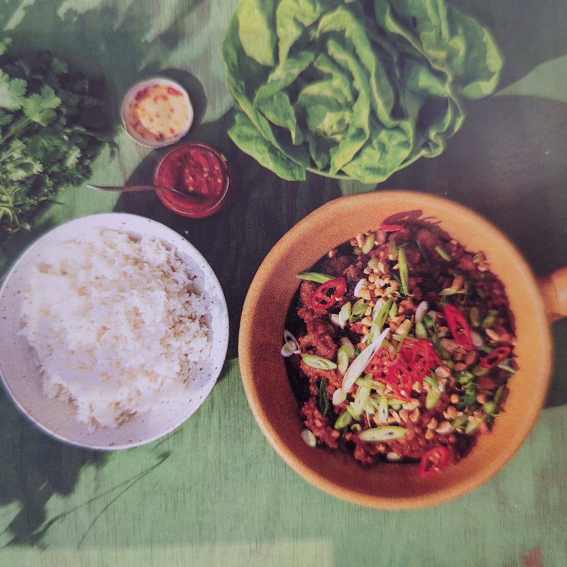 Fried pork neck in peanutsauce