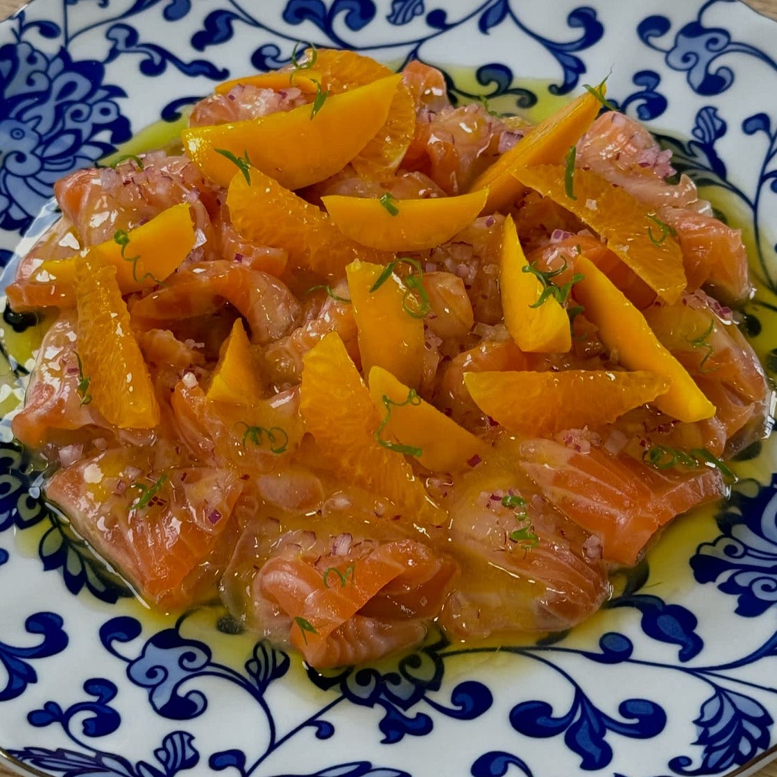 Mango hananero salmon crudo