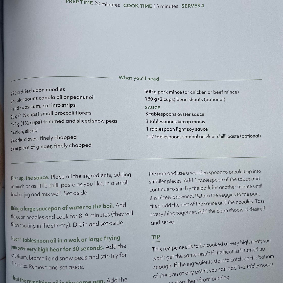 Spicy pork noodles with broccoli & capsicum - 185