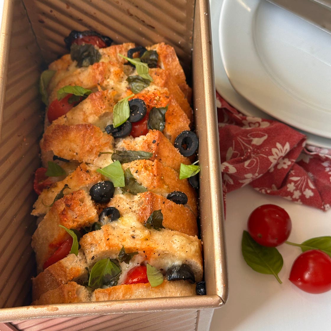 Pull apart Tear and Share Garlic and Cheese Loaf 