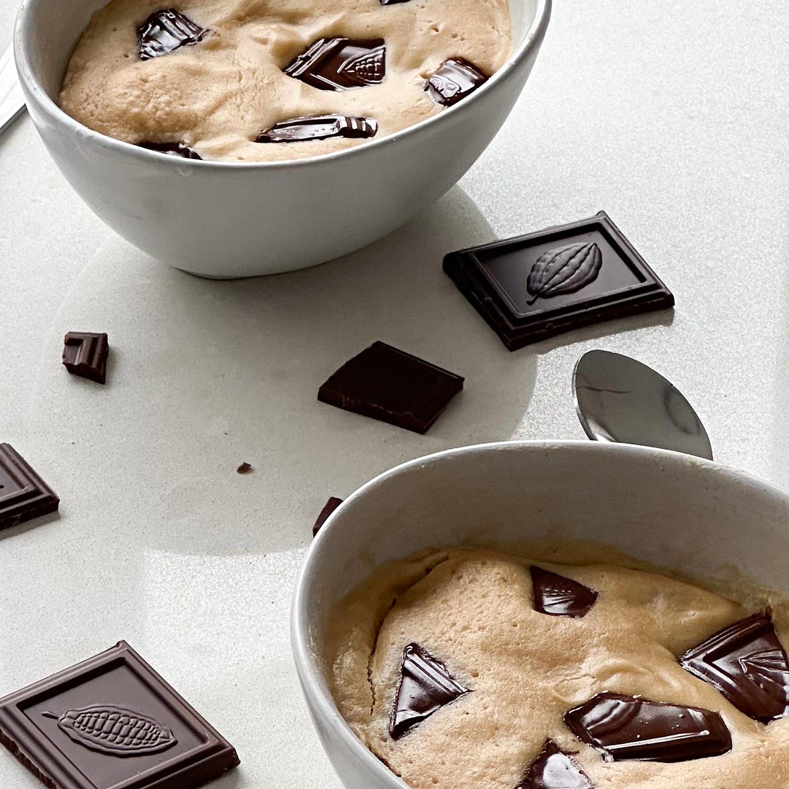 Two minute cookie dough cake 