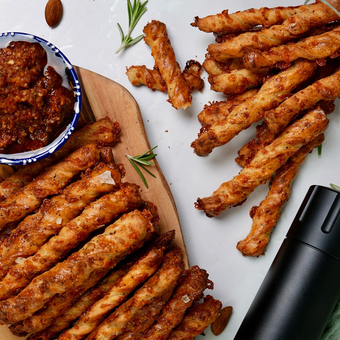 Peppery Cheddar Breadsticks