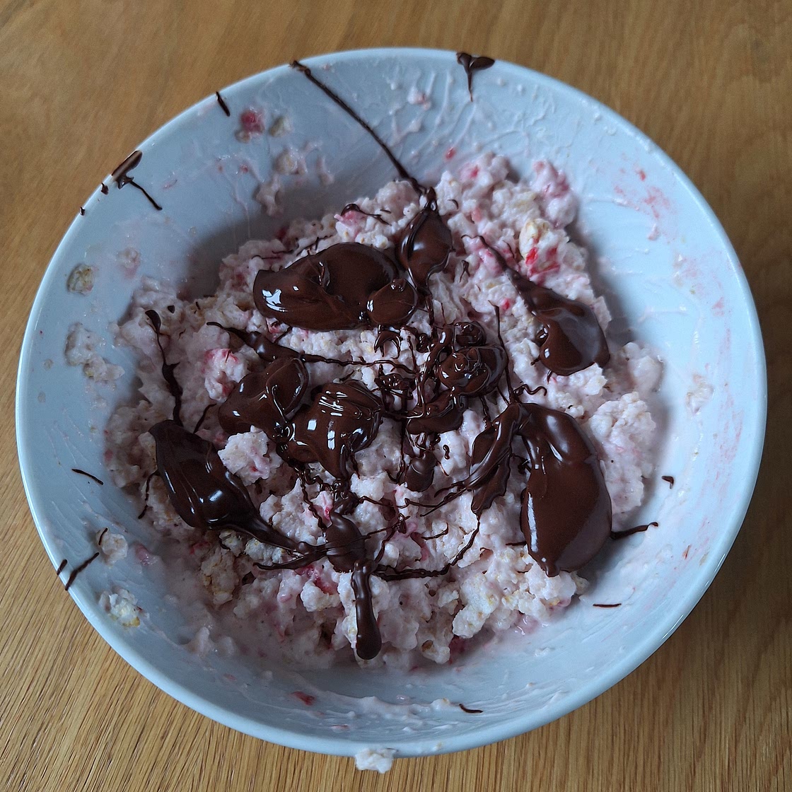 Raspberry yogurt fluffy bowl 🍓