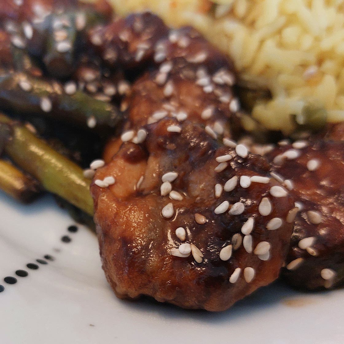 Salmon and asparagus in soy sauce