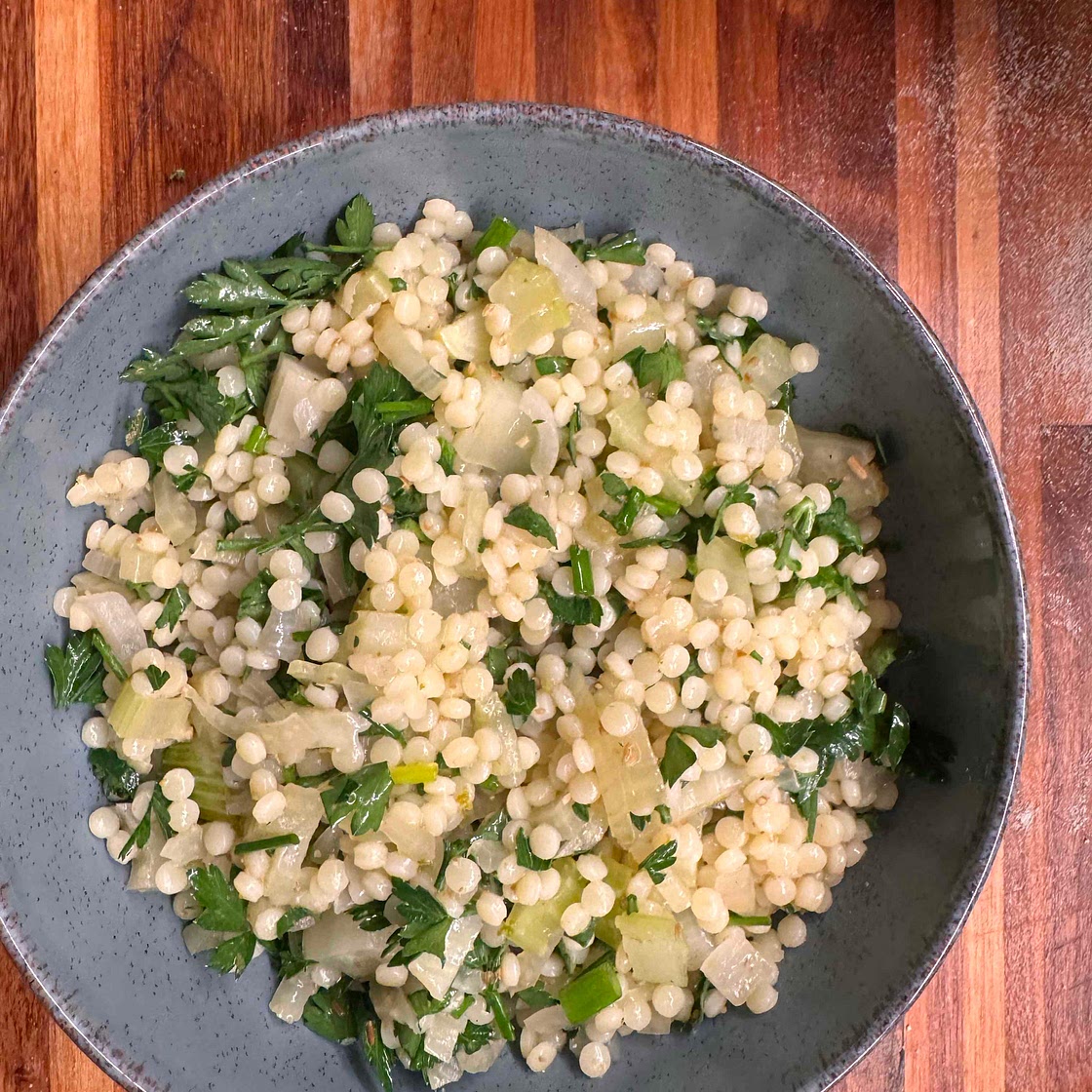 Salada de couscous e verduras 