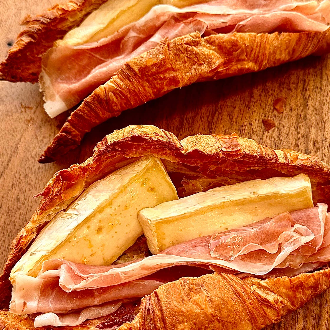 Crispy Brie and Ham Croissants 