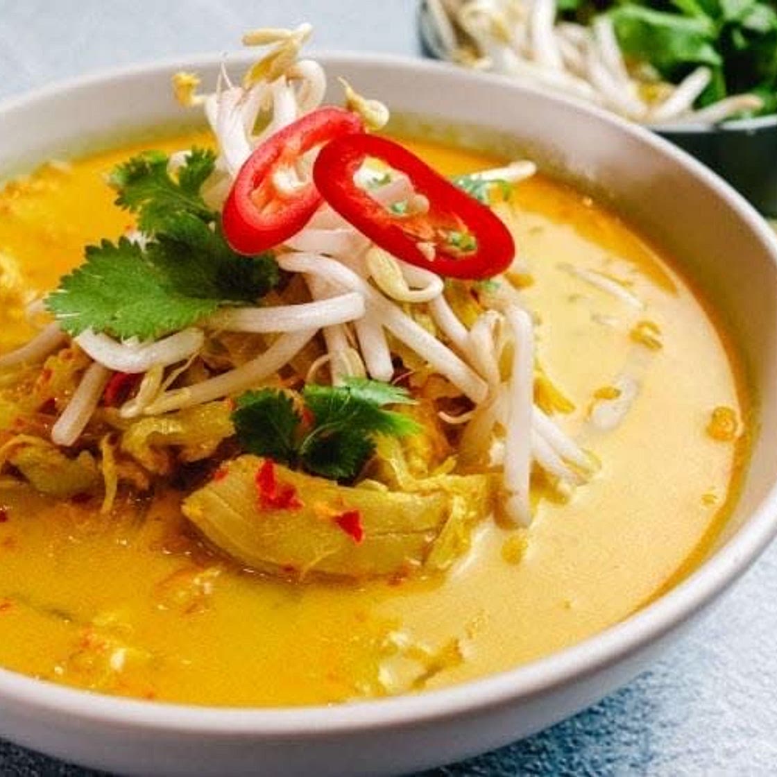 Laksa with rice noodles 