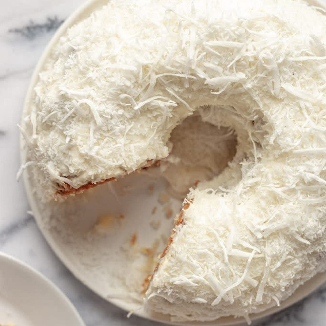 D'licious Coconut Cake