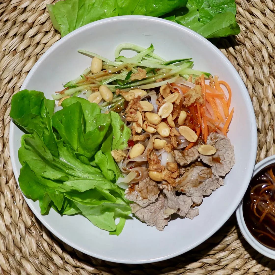Pho Tron Recipe (Vietnamese Beef Noodle Salad)