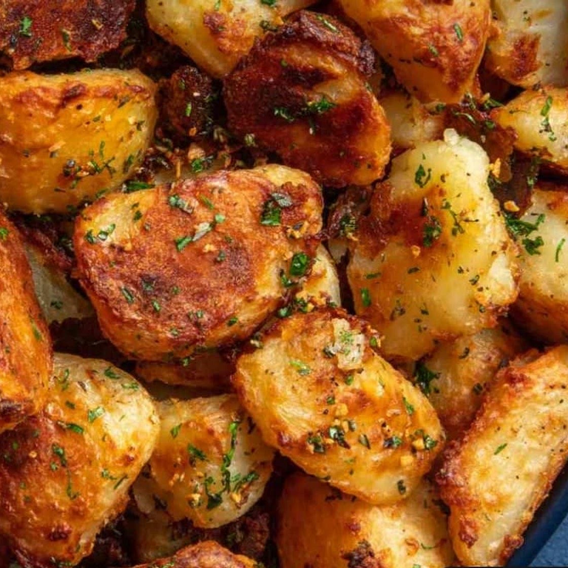 Potatoes with garlic and parsley