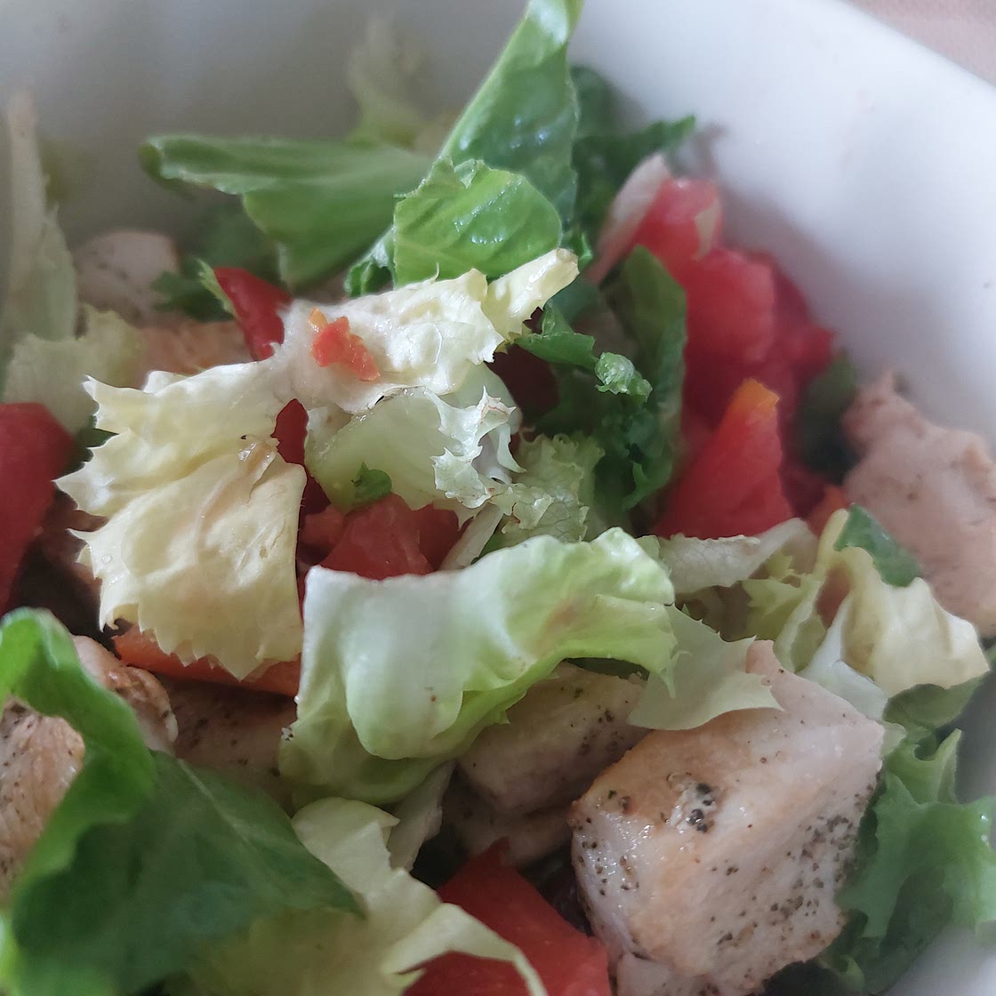 Salad - Grilled chicken and tomates